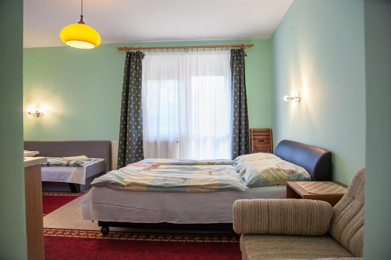 Izabella Panzio Bed & Breakfast Hajdúszoboszló Dış mekan fotoğraf