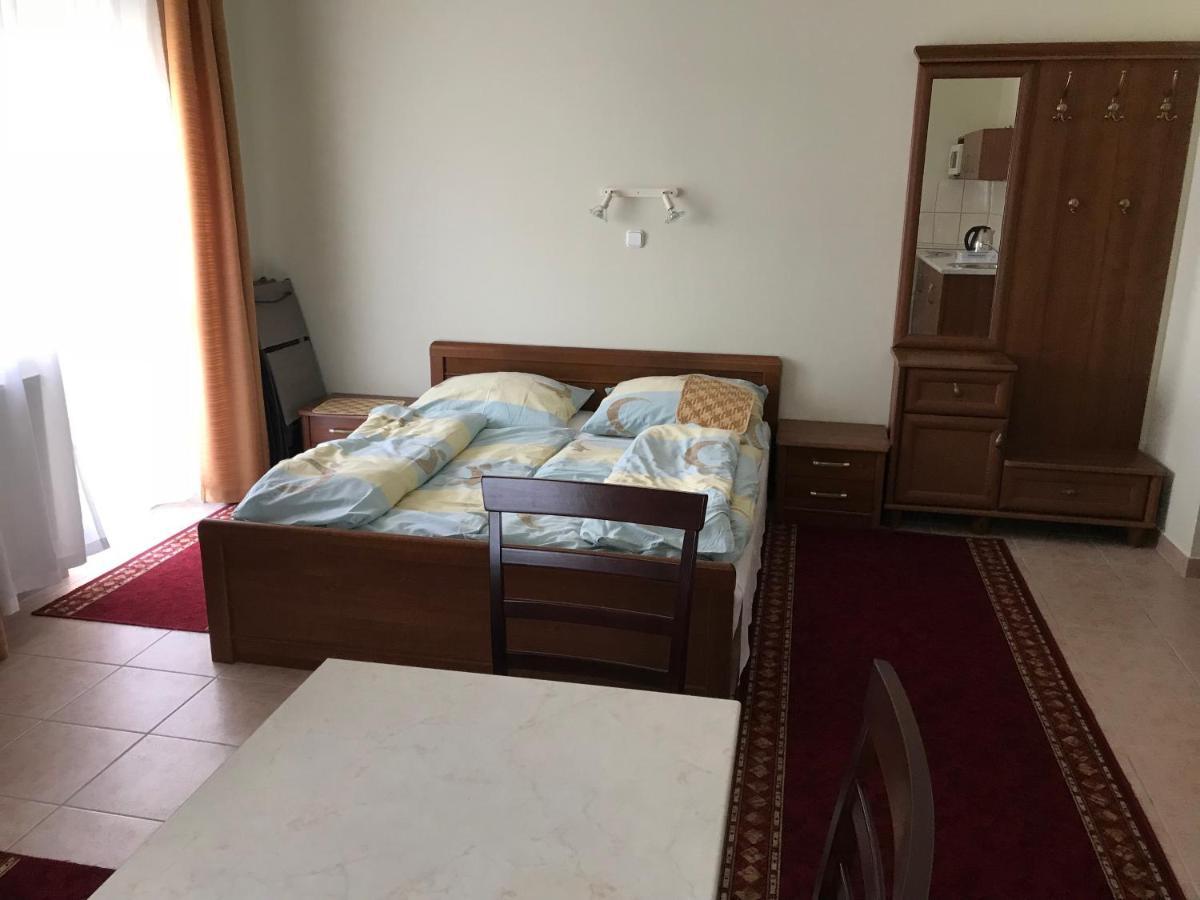 Izabella Panzio Bed & Breakfast Hajdúszoboszló Dış mekan fotoğraf