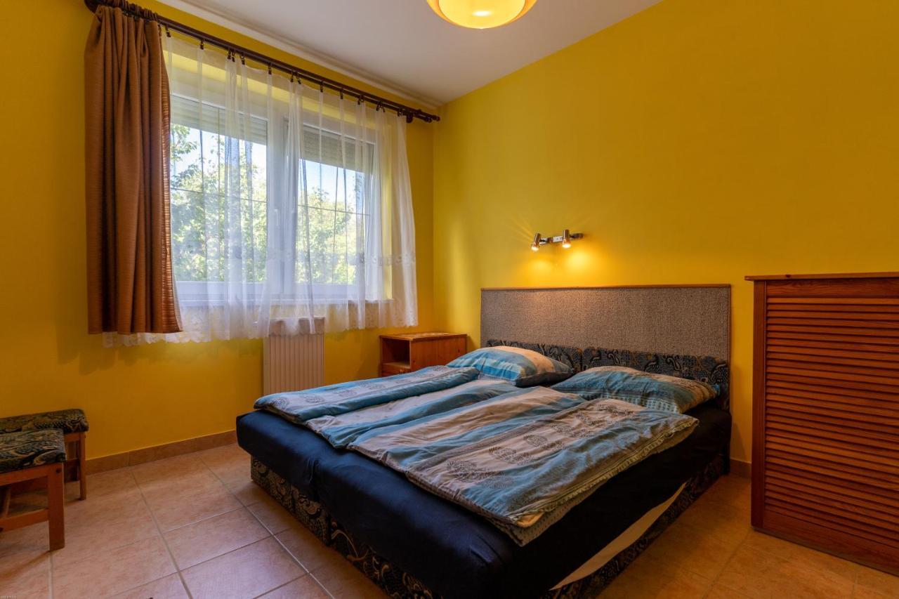 Izabella Panzio Bed & Breakfast Hajdúszoboszló Dış mekan fotoğraf