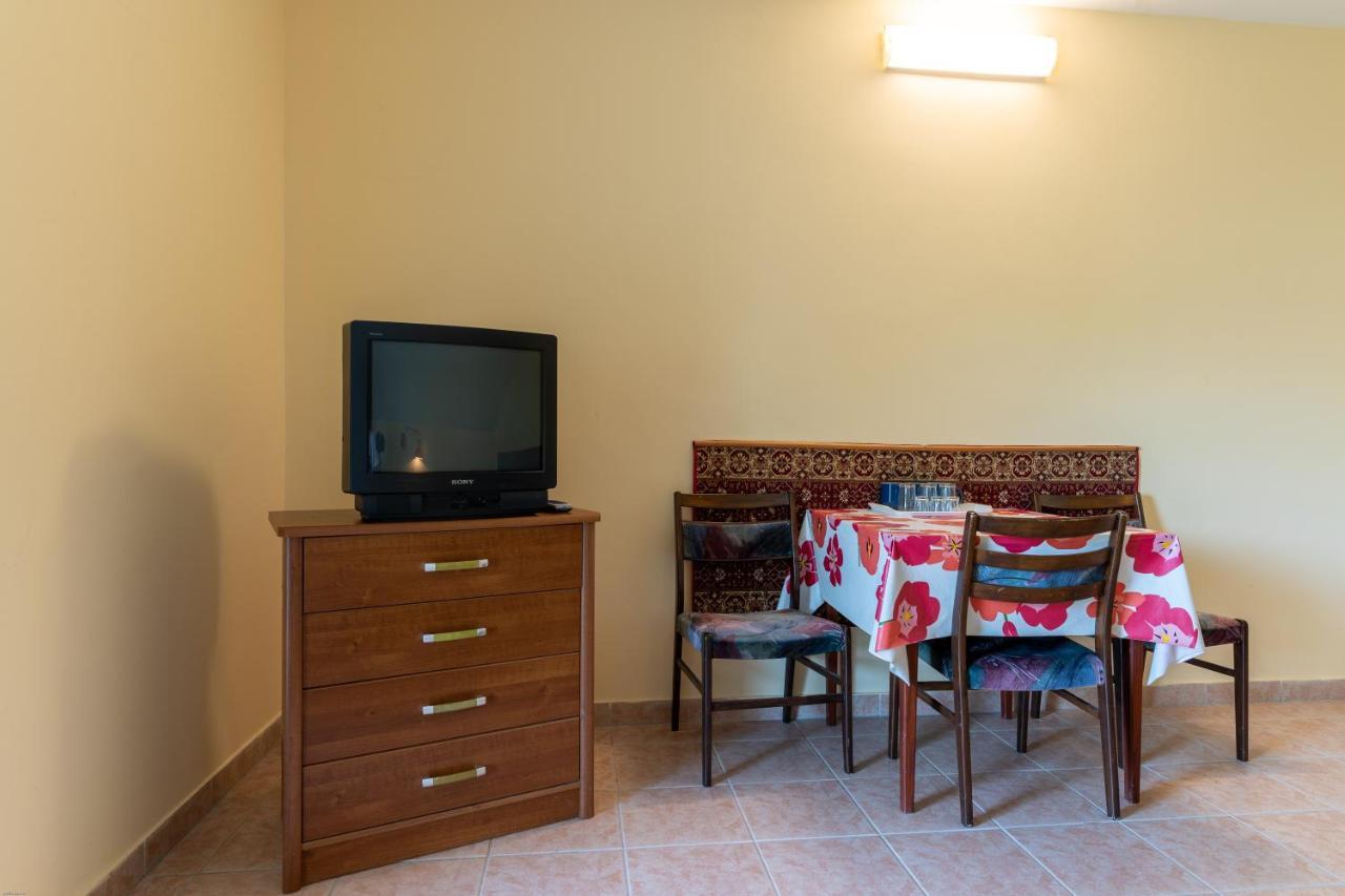 Izabella Panzio Bed & Breakfast Hajdúszoboszló Dış mekan fotoğraf