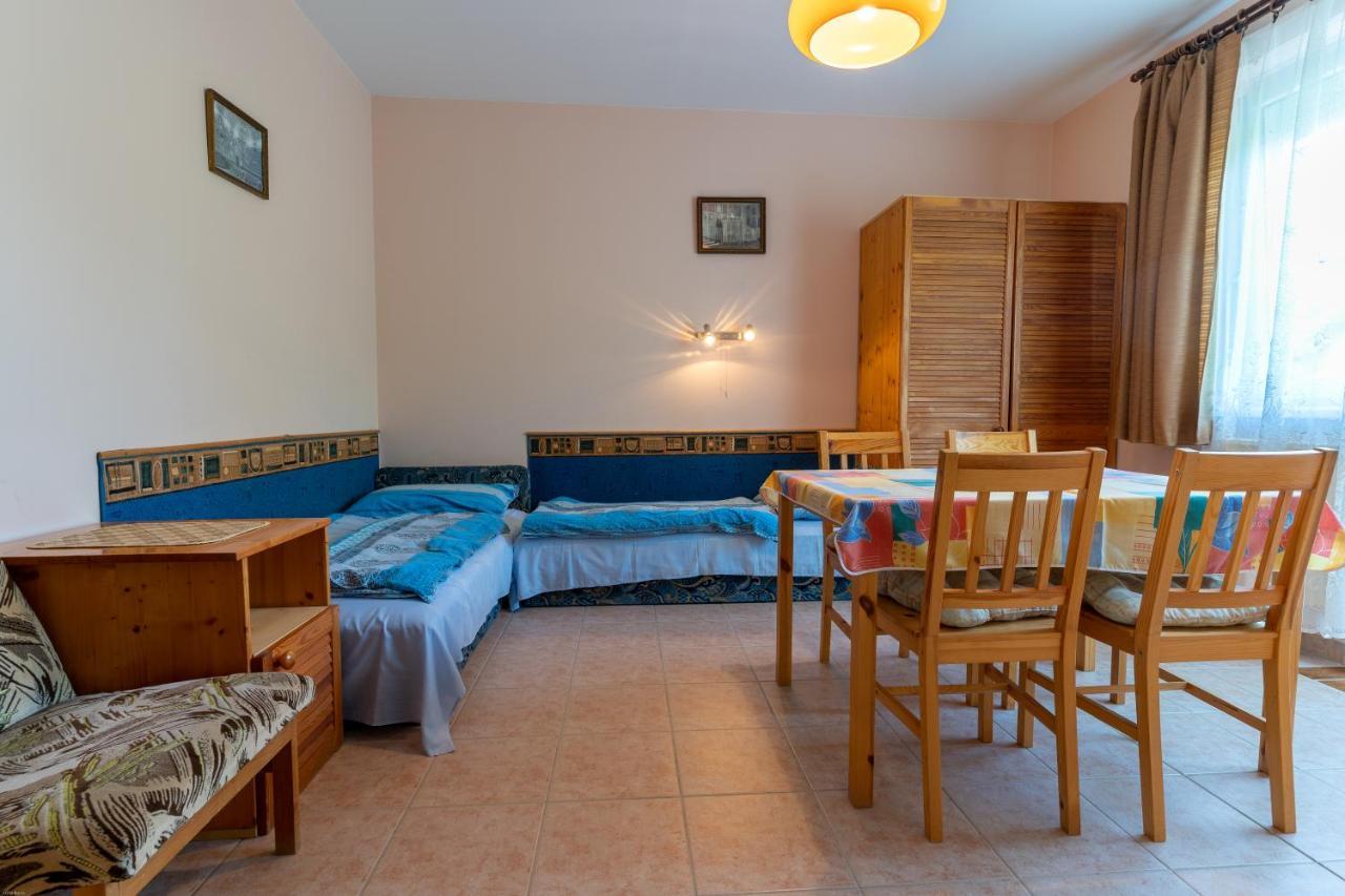 Izabella Panzio Bed & Breakfast Hajdúszoboszló Dış mekan fotoğraf