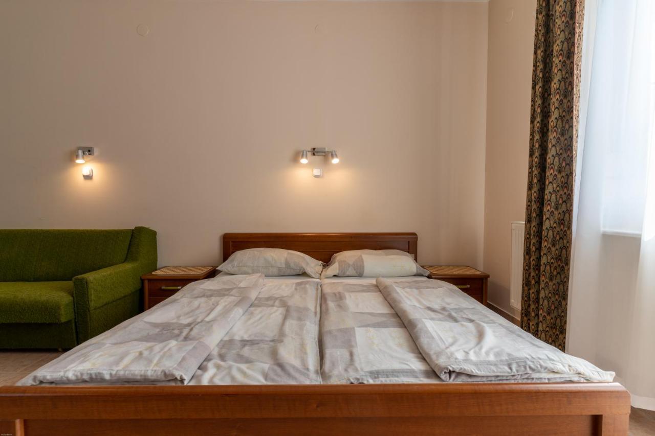 Izabella Panzio Bed & Breakfast Hajdúszoboszló Dış mekan fotoğraf