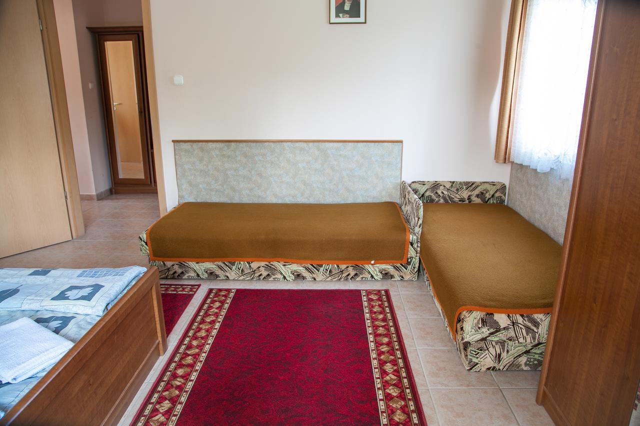 Izabella Panzio Bed & Breakfast Hajdúszoboszló Dış mekan fotoğraf