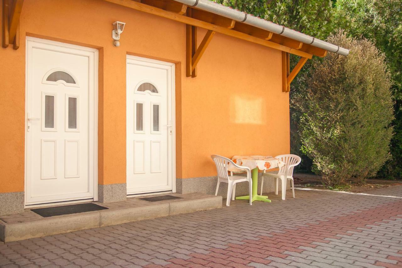 Izabella Panzio Bed & Breakfast Hajdúszoboszló Dış mekan fotoğraf